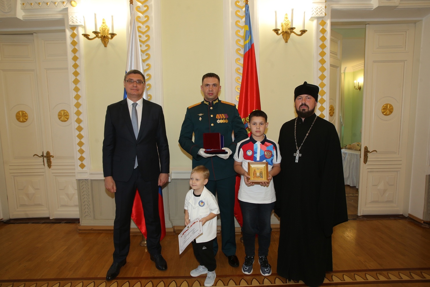 В День семьи, любви и верности во Владимире чествовали заслуженные супружеские пары