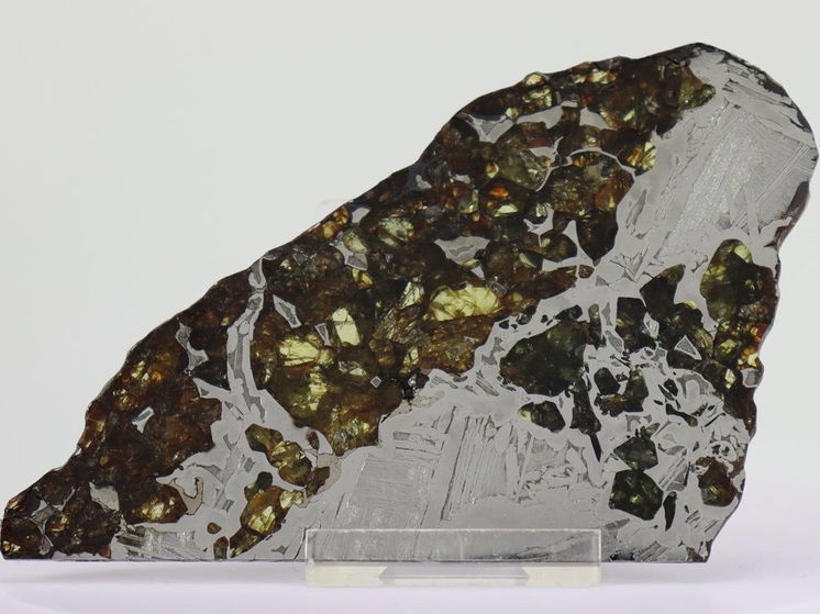 GEOKHI revealed the secret of the formation of iron-stone pallasites - anti-crystals helped