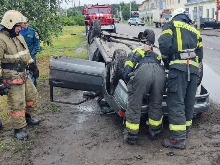 В Бийске из-за плохой погоды произошло два ДТП: массовое и с переворотом