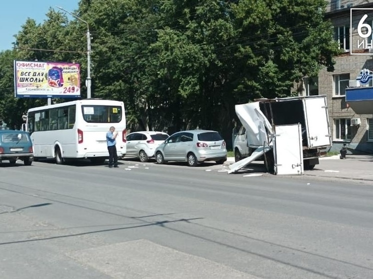 Массовая авария произошла у здания «Водоканала» в Рязани утром 9 июля