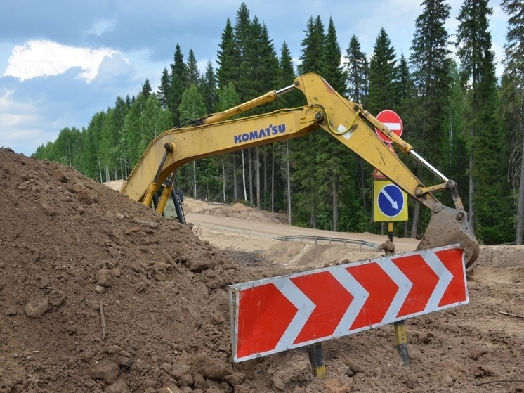 В Красноборском округе продолжается ремонт моста  через речку Нивка