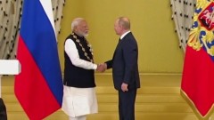 Путин вручил премьер-министру Индии Моди орден Святого апостола Андрея: торжественные кадры