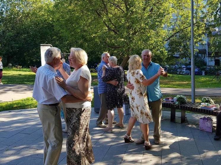 Нижегородские ДУКи подарили «День семьи, любви и верности» жителям