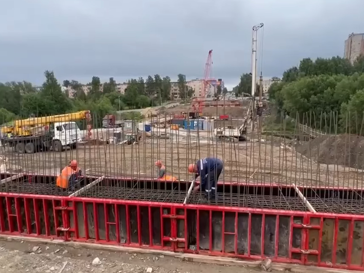 Временную переправу сделали на закрытом мосту в Петрозаводске