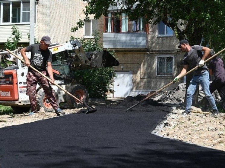 Комплексное благоустройство дворов продолжается в Большом Серпухове