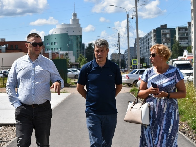 Депутаты продолжают контроль за благоустройством в Великом Новгороде