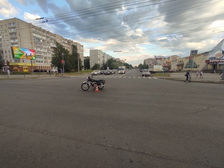 Мотоциклиста сбил автомобиль в Вологде