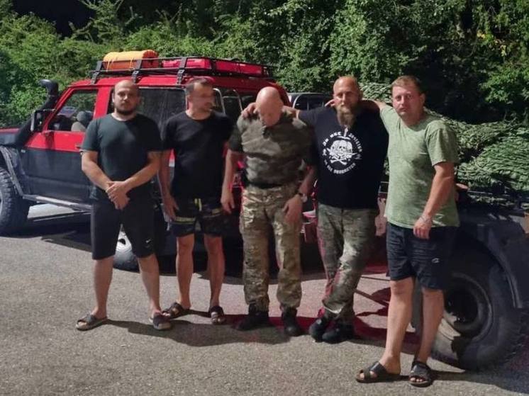 Казаки из Геленджика привезли бойцам Херсонского направления гуманитарную помощь