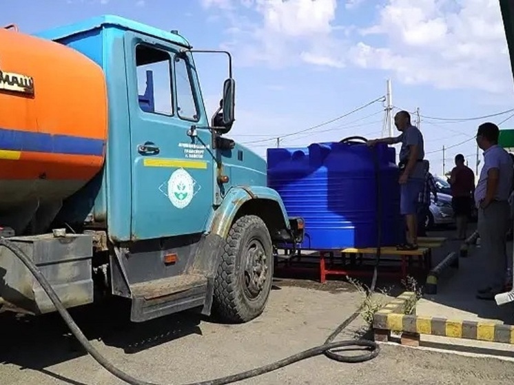 Проблему водоснабжения в Элисте решают установкой емкостей с водой