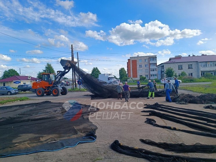 Жители Карелии сплели для бойцов СВО сети для ловли дронов