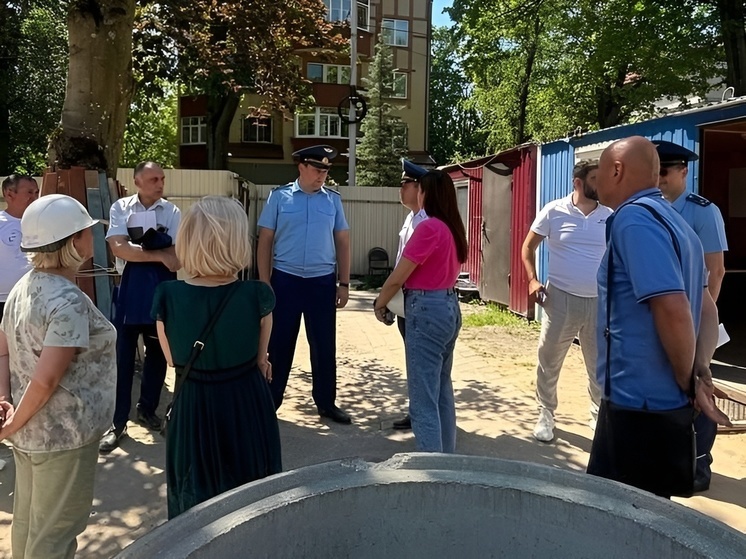 Калининградская прокуратура проверила строительство поликлиники на Расковой