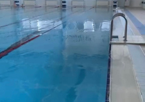 Сотрудники бассейна не умели плавать и не смогли помочь ребенку

