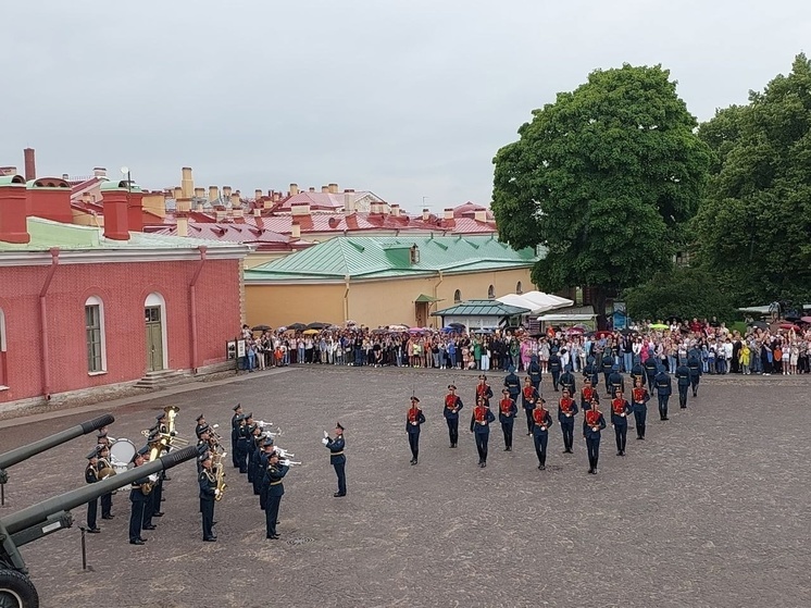 В Петропавловской крепости возобновят церемонию развода почетного караула