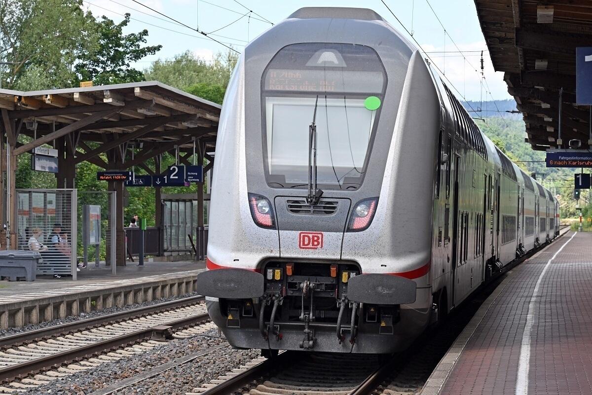 Изношенное оборудование и устаревшая инфраструктура немецких железных дорог создали проблемы болельщикам на Евро.