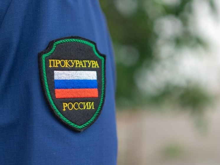 Директор школы на Херсонщине забирала себе зарплату работников