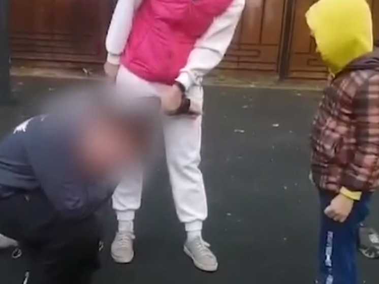 В Королеве мать поиздевалась над чужим ребенком за шалости во дворе