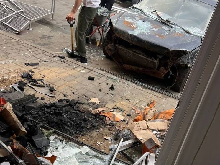 Машина протаранила магазин в селе под Одинцово