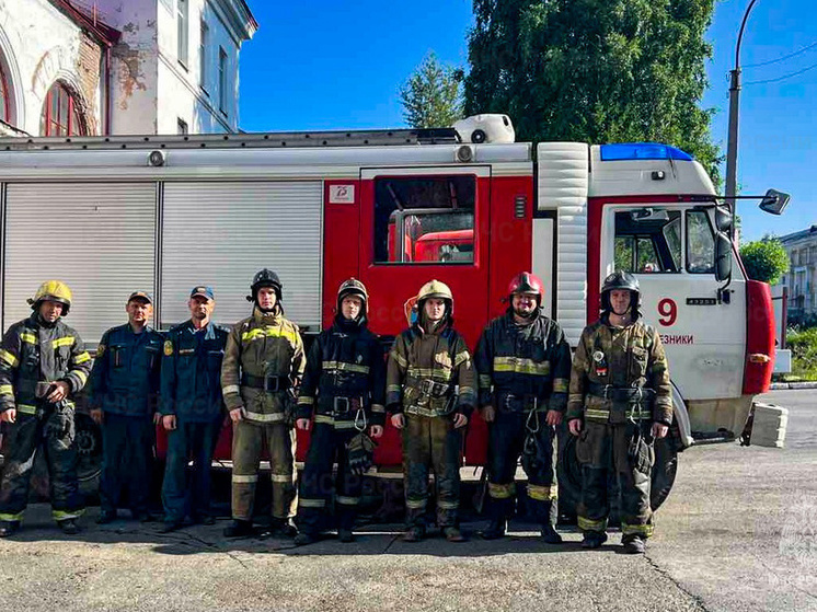 МЧС: в Березниках огнеборцы спасли на пожаре 8 человек