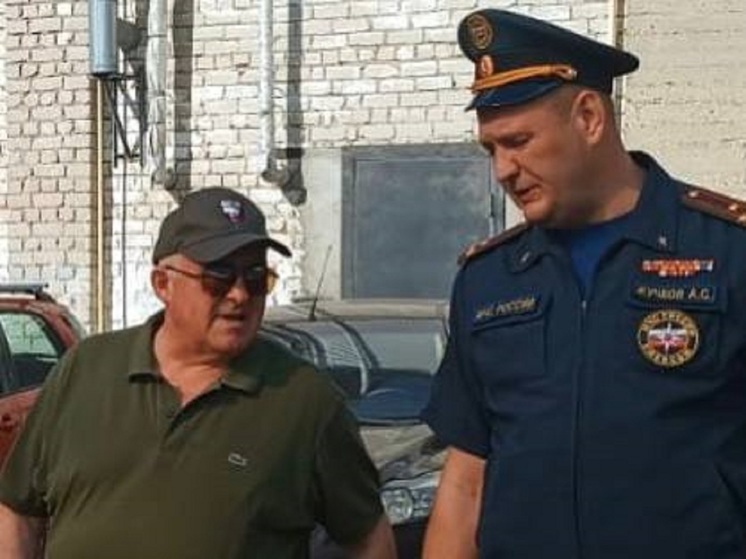 Губернатор Сергей Ситников прибыл на место пожара на улице Коммунаров в Костроме