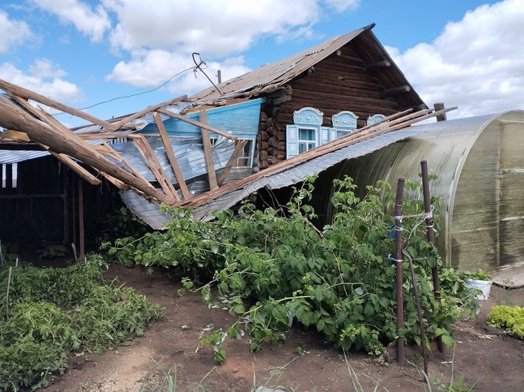 Ураган снес крыши домов в двух селах Забайкалья