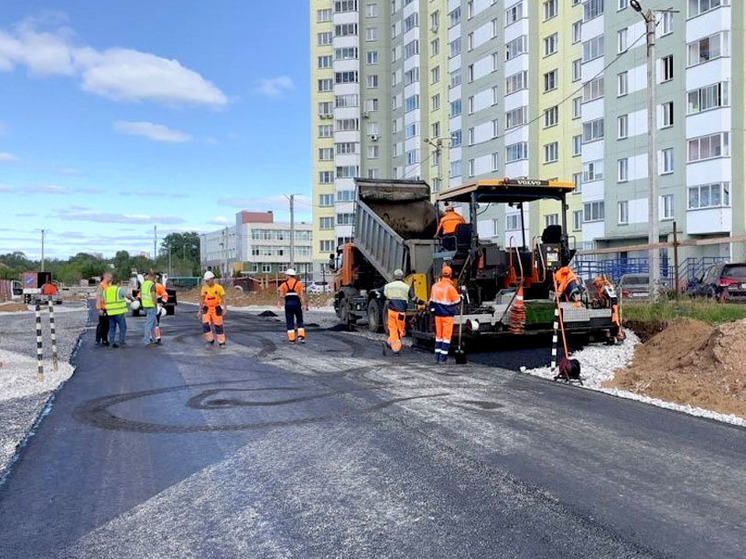 Новую улицу в Чистых прудах начали одевать в асфальт