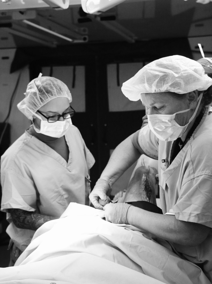 Якутские врачи за неделю провели около 30 операций в Докучаевске ДНР