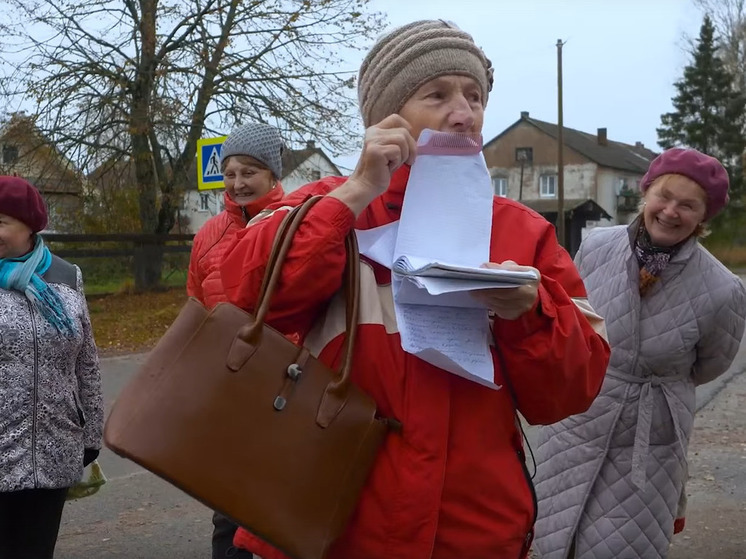 Дорогу в Карелии отремонтируют по просьбе мастерицы игры на расческе