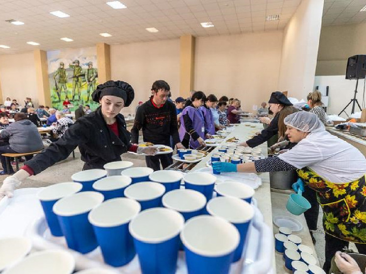 Волонтеры поддерживают белгородцев, которые были вынуждены покинуть свои дома из-за обстрелов