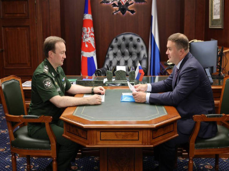 Глава Омской области Хоценко и зам министра обороны РФ Фрадков провели встречу