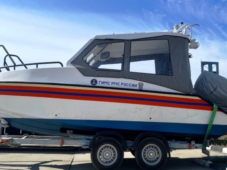 Новый катер получили инспекторы ГИМС в столице Чукотки