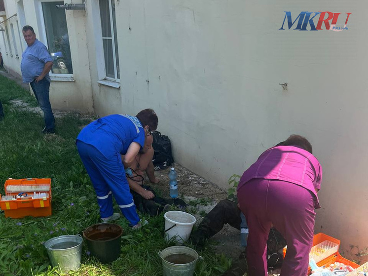 В Рязанской области рабочие упали в колодец, один человек погиб