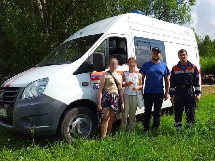 Двух девушек отыскали спасатели в лесу Сергиева Посада