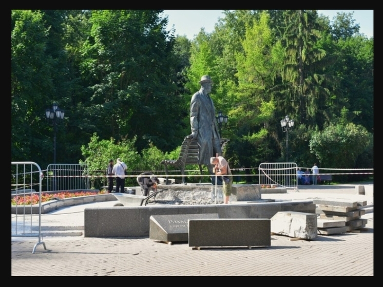 В Великом Новгороде начались реставрационные работы у памятника Рахманинову
