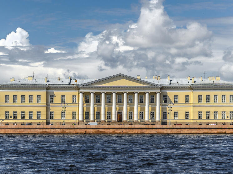 The city on the Neva hosted a ceremonial visiting meeting of the Presidium of the Academy