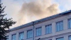В центре столицы загорелось четырехэтажное здание: видео с места