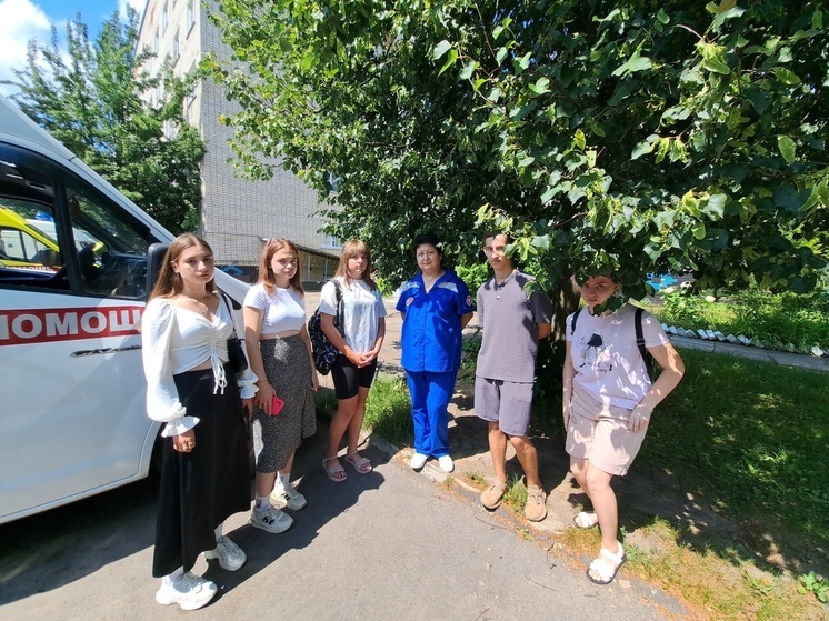 Абитуриенты отправились на экскурсию на станцию скорой медицинской помощи в Рославле