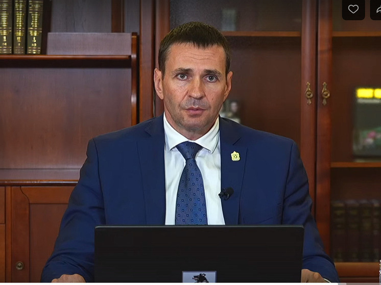 Глава региона ответил на вопросы жителей по ремонту спортивной коробки и открытию скейт-парка