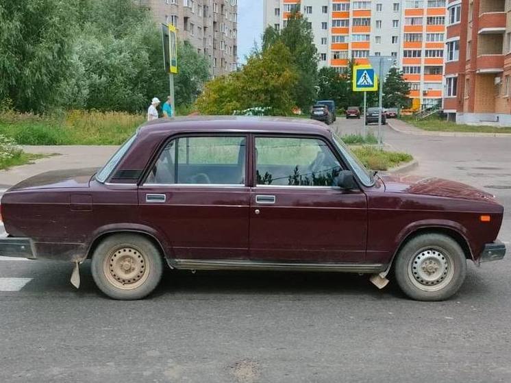 В Великом Новгороде на переходе сбили женщину