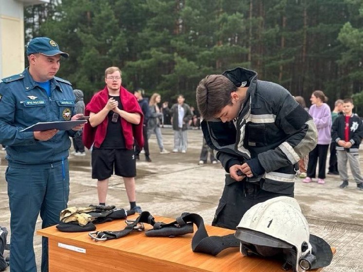 МЧС в «Алмазе»: ленские огнеборцы провели соревнования для детей