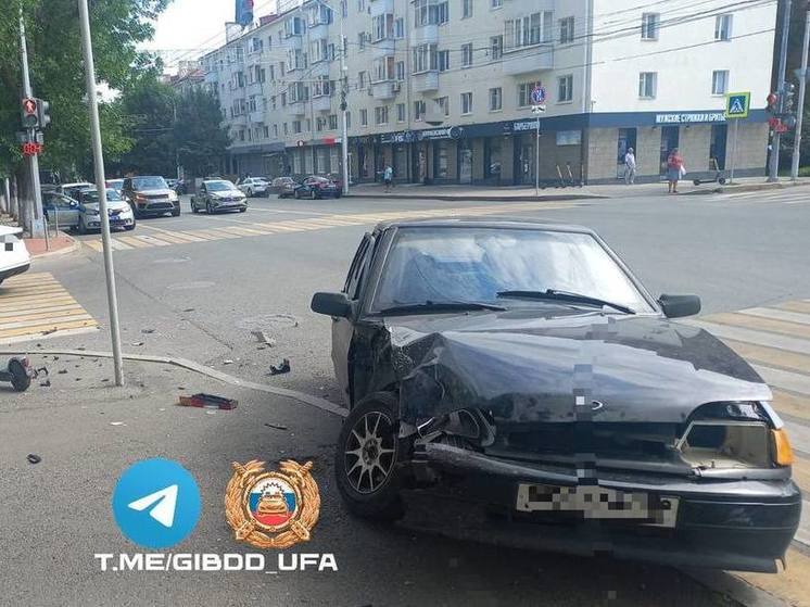 В автомобильной аварии в центре Уфы пострадали двое детей