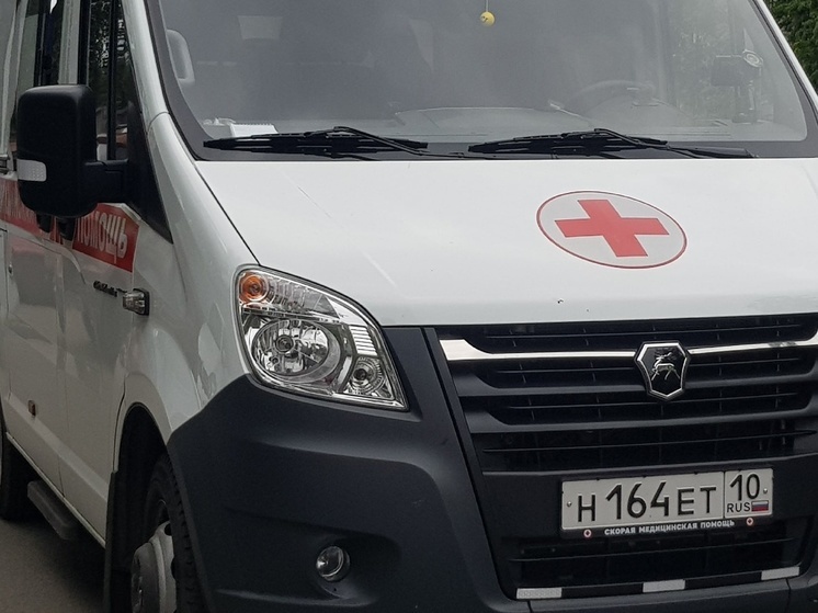 Пьяного жителя Петрозаводска увезли с пожара в больницу