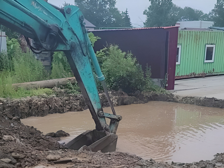 Жители Новотроицкого второй раз за 2 дня остались без воды из-за аварии