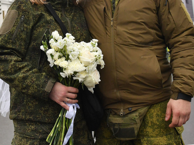 В карельском ЗАГС рассказали о свадьбах с забывшими развестись участниками СВО