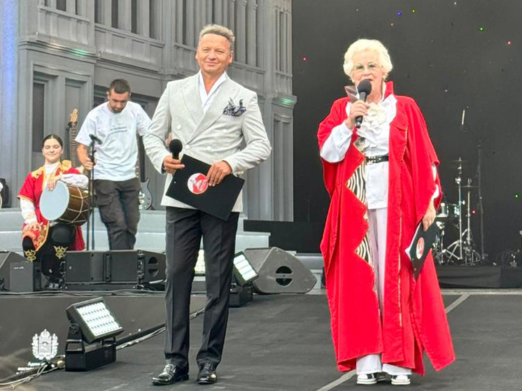 Во Владикавказе начался концерт с участием суперзвезд


