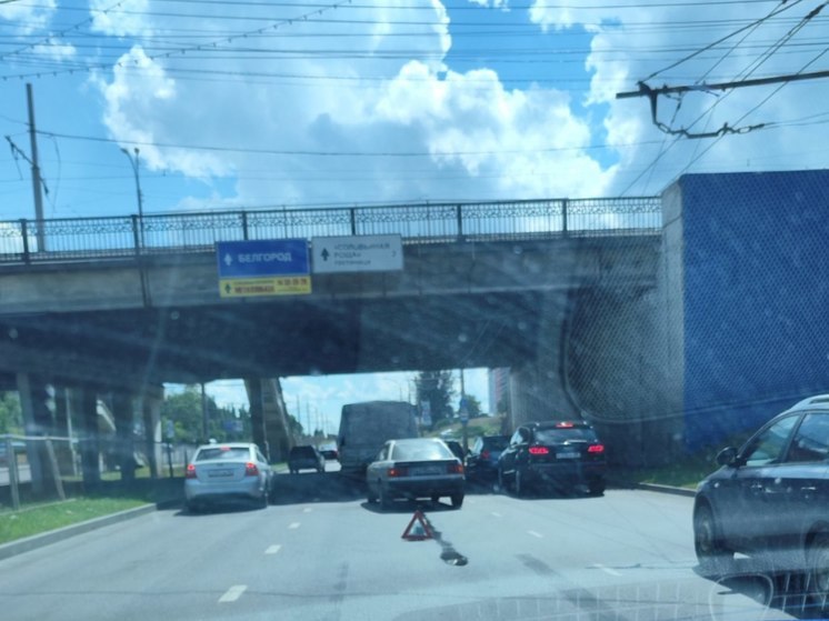 В Курске случилась авария под Сумским мостом