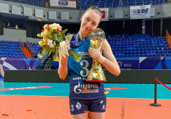 Чемпионка мира и Европы по волейболу завершила спортивную карьеру: личные фото Евгении Старцевой