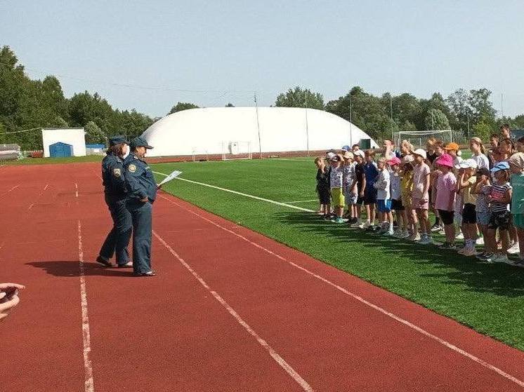 В Тихвинском футбольном клубе открылась вторая летняя смена детской площадки
