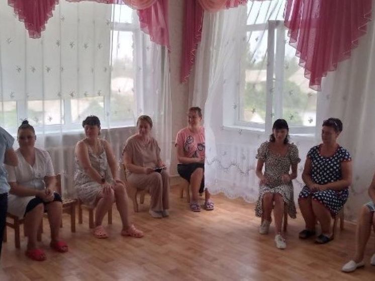 На Херсонщине полицейские и банкиры провели ликбез для воспитателей детсада