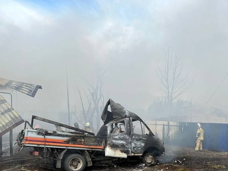 Один человек погиб на пожаре из-за аварии на газопроводе в Омске