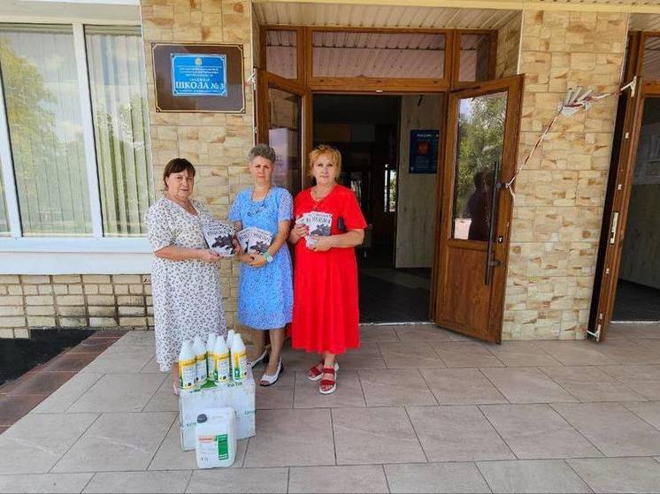 В школы Скадовска привезли гуманитарную помощь